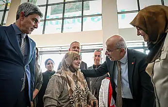 88 Yaşında Okuma-Yazma Öğrendi, Kitap Fuarının Onur Konuğu Oldu