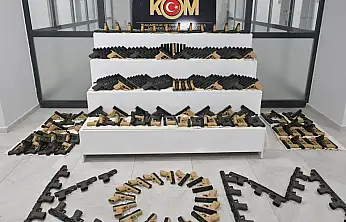 Adıyaman'da Büyük Silah Operasyonu: Bin Kurusıkı Tabanca Ele Geçti