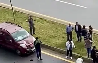 Alper Tunga Caddesi'nde Trafik Kazası: Yaya Hayat Mücadelesi Veriyor