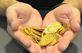 Altın, Fed Kararı Sonrası Dalgalı Seyirde: Ons 3.921 Dolar, Gram 5.369 TL