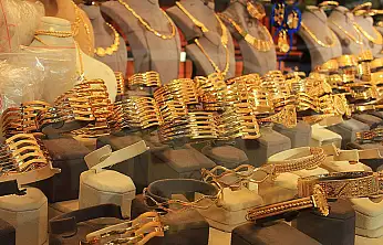 Altın fiyatları güne yükselişle başladı