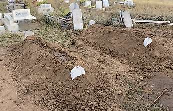 Anne ve Oğlu Yan Yana Toprağa Verildi: Aile İki Acıyı Birden Yaşadı