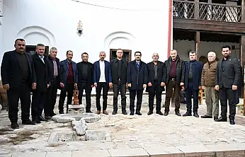 Başkan Bayram Taşkın, Eski Malatya Muhtarlarıyla Tarihi Poyraz Konağı'nda Buluştu