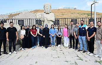 Battalgazi Belediyesinden Üniversitelilere Tarih Ve Kültür Gezisi
