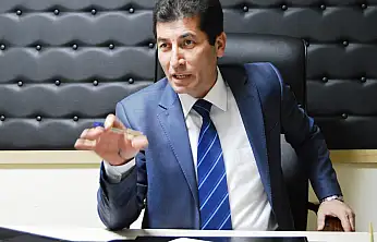 Bayrak İnmeyip O Beden İnmeliydi