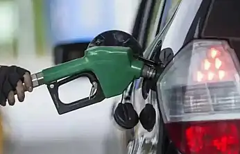 Benzinin litre fiyatına 2,02 liralık indirim