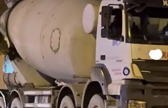 Beton Mikserine Düşen Sürücü Hayatını Kaybetti