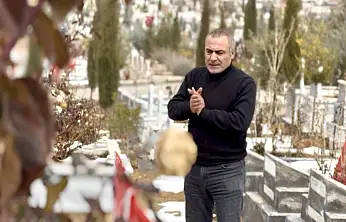 Bir babanın mezarlıkta bitmeyen acısı