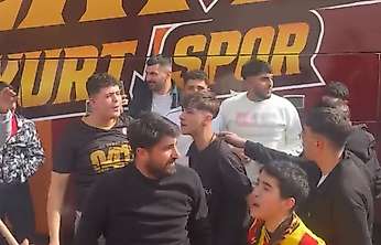 Bitlis Deplasmanında Gerginlik! Doğu Beyleri ile Taraftar Grubu Arasında Pankart Krizi
