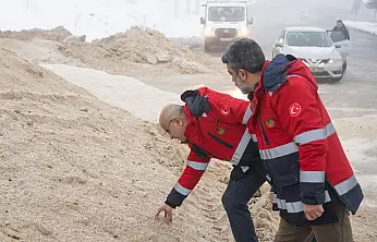 Büyükşehir Belediyesi Ekipleri  Karla Mücadelede 7/24 Sahada