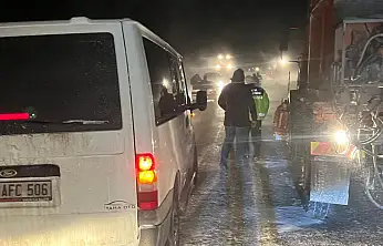 Çelikhan–Doğanşehir Yolunda Kar ve Tipi Alarmı: Mahsur Kalan Vatandaşlar Kurtarıldı