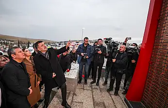 CHP Lideri Özgür Özel, Depremin 3. Yılında Malatya'da Vatandaşlarla Buluştu