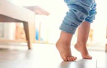 Çocuklarda Eklem Ağrısına Dikkat: Şişlik ve Tutukluk 'Büyüme Ağrısı' Değil, Erken Müdahale Şart