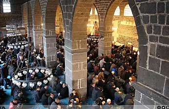 Cuma Hutbesinde İman Vurgusu: 'Kâinattaki Düzen Allah'ın Varlığına İşaret Ediyor'