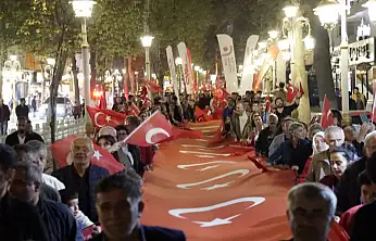 Cumhuriyet Yürüyüşünde Marş Krizi: '102 Yıllık Destanı Susturamazsınız'