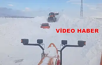 Darende'de Kar Altında Kalan Araçlar Gün Yüzüne Çıkarıldı