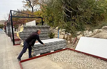 Darendeli Bülent Yaşar, Ev Önünde Türkiye'nin En Büyük Taşınabilir Konteynerini Üretti