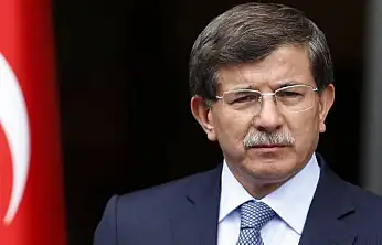 Davutoğlu'ndan Türk Bayrağına Yapılan Saygısızlığa Sert Tepki