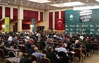 Davutoğlu: 'Türkiye Büyük Bir Güven, Ahlak ve Yönetim Krizi Yaşıyor'