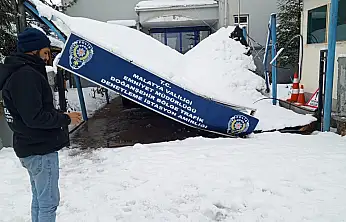 Doğanşehir'de Kar Yağışı Nedeniyle Sundurma Çöktü