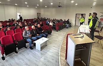 Doğanşehir'de Okul Servis Şoförlerine Trafik Güvenliği Eğitimi