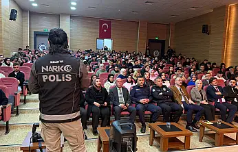Doğanşehir'de Üniversite Öğrencilerine Narko-Gençlik ve Siber Dolandırıcılık Eğitimi