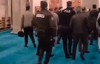 Eyüpsultan Camii'nde namaz sırasında silahlı tartışma: Havaya 4 el ateş edildi