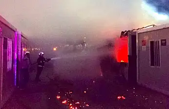 Gece Yarısı Konteyner Kentte Yangın Paniği