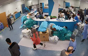 İkinci Depremde Sedyeye Siper Oldular: 'Hastayı Bırakırsak Ölürdü'