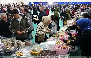 İmam hatip lisesinin Gazze için açtığı hayır çarşısına yoğun ilgii