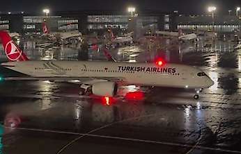 İstanbul'da Fırtına Alarmı: 43 Uçak Başka Havalimanlarına Yönlendirildi
