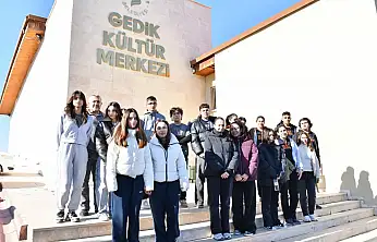 'İyilik Elçisi' Projesi Gençlere Yardımlaşma ve Tarih Bilinci Aşılıyor