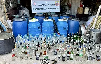 Jandarmadan Kaçak İçki Baskını: 1 Ruhsatsız Tüfek ve 39 Fişek Bulundu