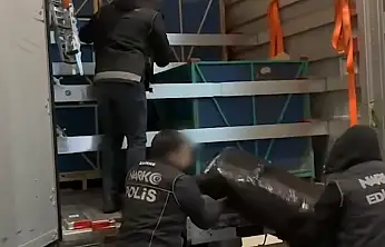 Kapıkule'de Dev Uyuşturucu Operasyonu: Tırda 240 Kilo Skunk Ele Geçirildi