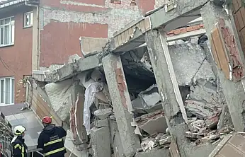 Kocaeli Gebze'de 7 Katlı Bina Çöktü: Ekipler Enkazda Arama Kurtarma Çalışmalarında