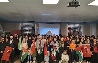 Kuluncak'ta kız öğrencilere 'Mescid-i Aksa ve Umut' tiyatrosu