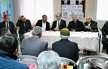 Mahmutlu Mahallesine 12 Kilometrelik Sathi Kaplama ve 2 Bin Ton Sıcak Asfalt