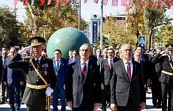 Malatya'da 29 Ekim Cumhuriyet Bayramı Çelenk Sunma Töreni İle Başladı