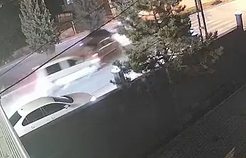 Malatya'da 6 kişinin yaralandığı zincirleme trafik kazası güvenlik kamerasında