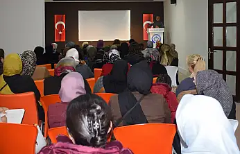 Malatya'da 'Dijital Dünyada Ebeveyn Olmak' Konferansı Düzenlendi