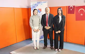 Malatya'da Eskrimde Örnek Hikâye: İkiz Kardeşlerden Biri Sporcu, Diğeri Hakem