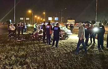 Malatya'da Havalimanı Servisi ile Hafif Ticari Araç Çarpıştı: 2 Ölü, 3 Yaralı