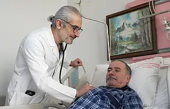 Malatya'da İlk Kez Kapalı Aort Onarımı Yapıldı: 66 Yaşındaki Hasta Hayata Tutundu