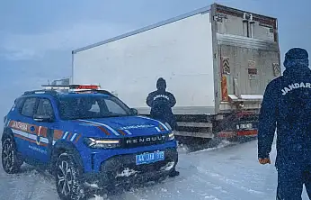 Malatya'da Kar Alarmı: Birçok Yol Ulaşıma Kapatıldı