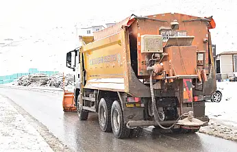 Malatya'da Kar Alarmı: Büyükşehir Belediyesi Tüm Kurumlarla Sahada