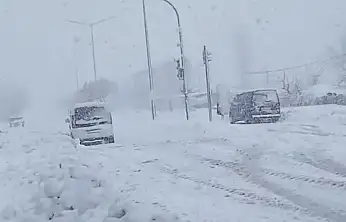 Malatya'da Kar İlçeleri Etkisi Altına Aldı, Ulaşımda Aksamalar Bekleniyor