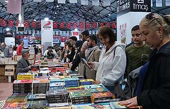 Malatya Kitap Fuarı'na Yoğun İlgi: Yazarlar Gençlerden Memnun