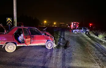 Malatya–Sivas Karayolu'nda İki Araç Çarpıştı: 4 Yaralı