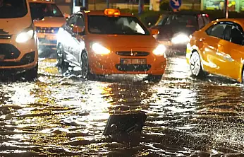 Meteoroloji'den 49 İl İçin Sarı Kodlu Uyarı: Kuvvetli Sağanak ve Fırtına Geliyor