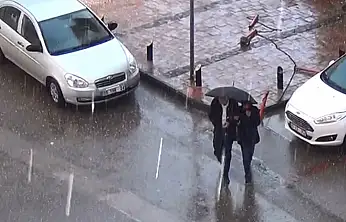 Meteoroloji'den 6 İl İçin Uyarı: Kuvvetli Yağış ve Sıcaklık Düşüşü Bekleniyor